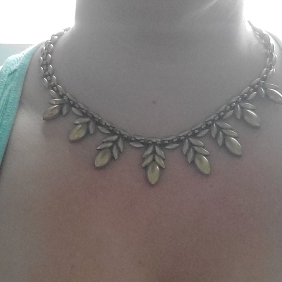 Stella & Dot Statement Necklace - Picture 4 of 4